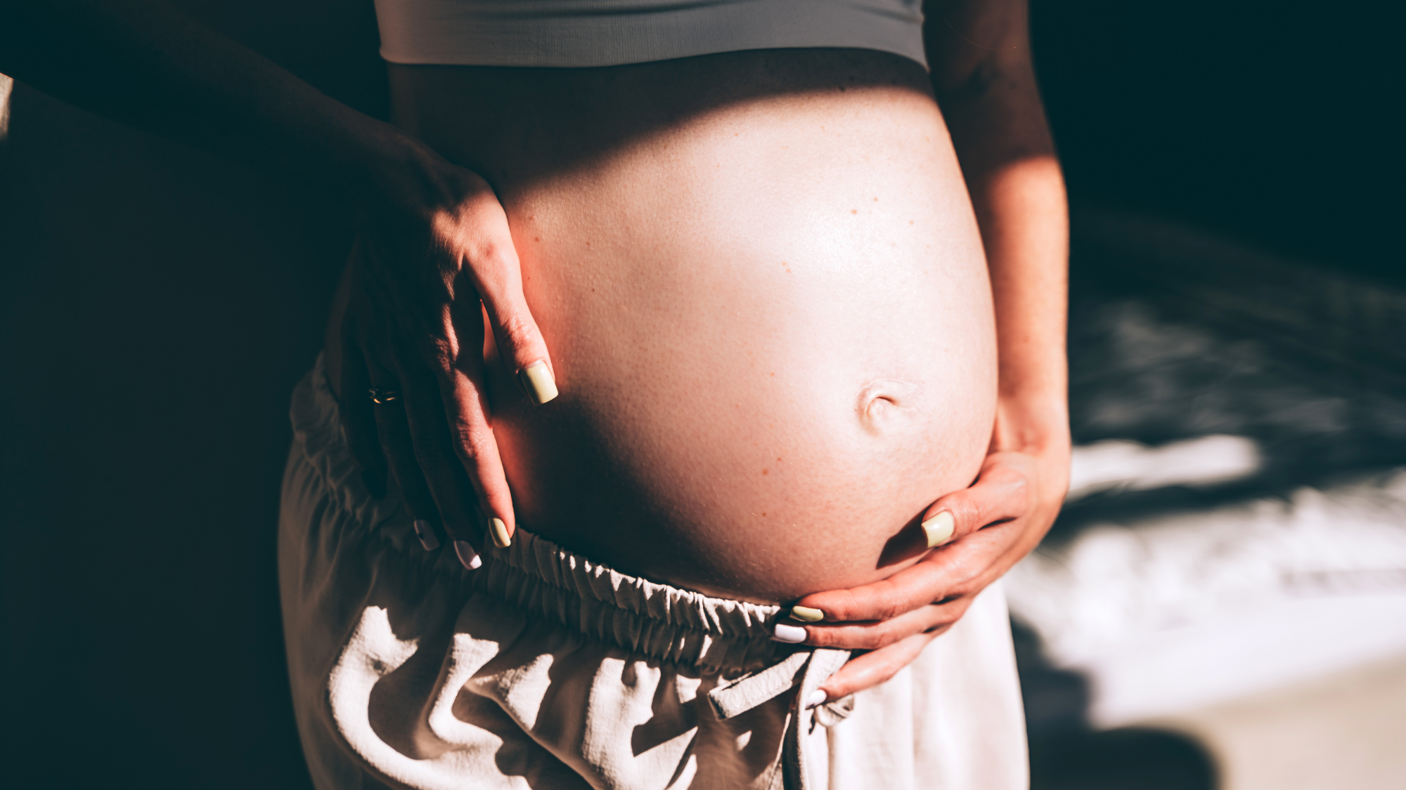 How long does it take to notice signs of pregnancy?